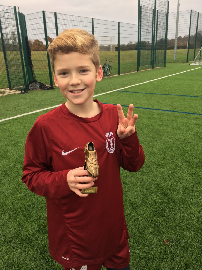 27-11-16 Oaks Man of match